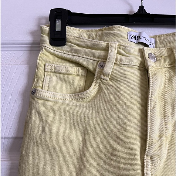Neon yellow flare jeans - Picture 2 of 4